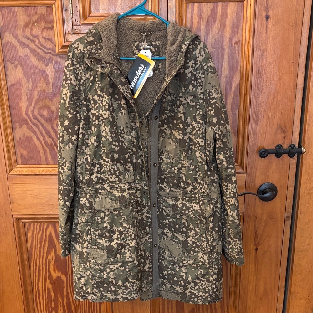 L.L. Bean Green Briar Camouflage Utility explorer parka with fuzzy lining